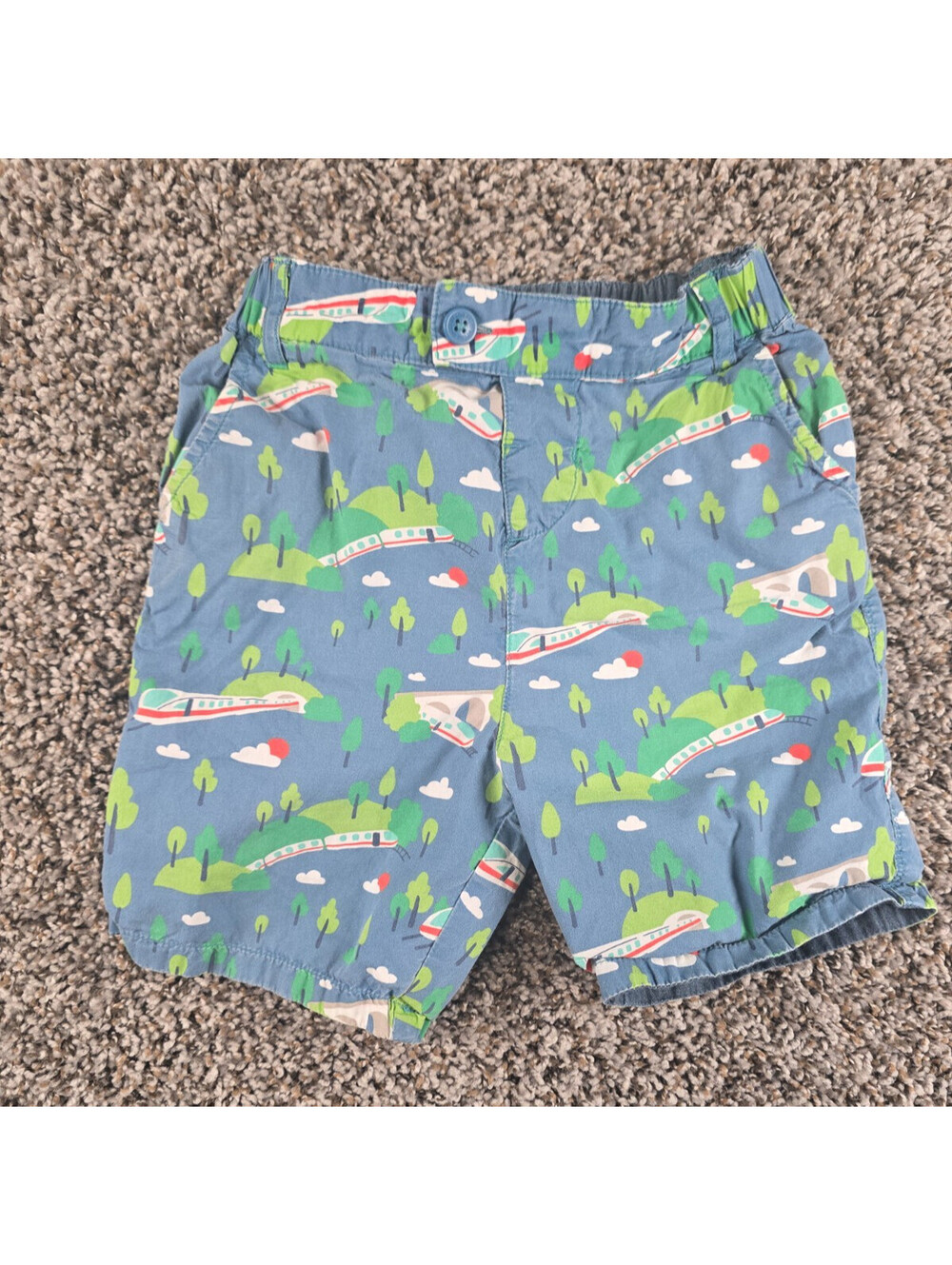 Frugi Ralph Reversible Shorts in the "Bullet Train" print Toddler Boys Sz 3/4